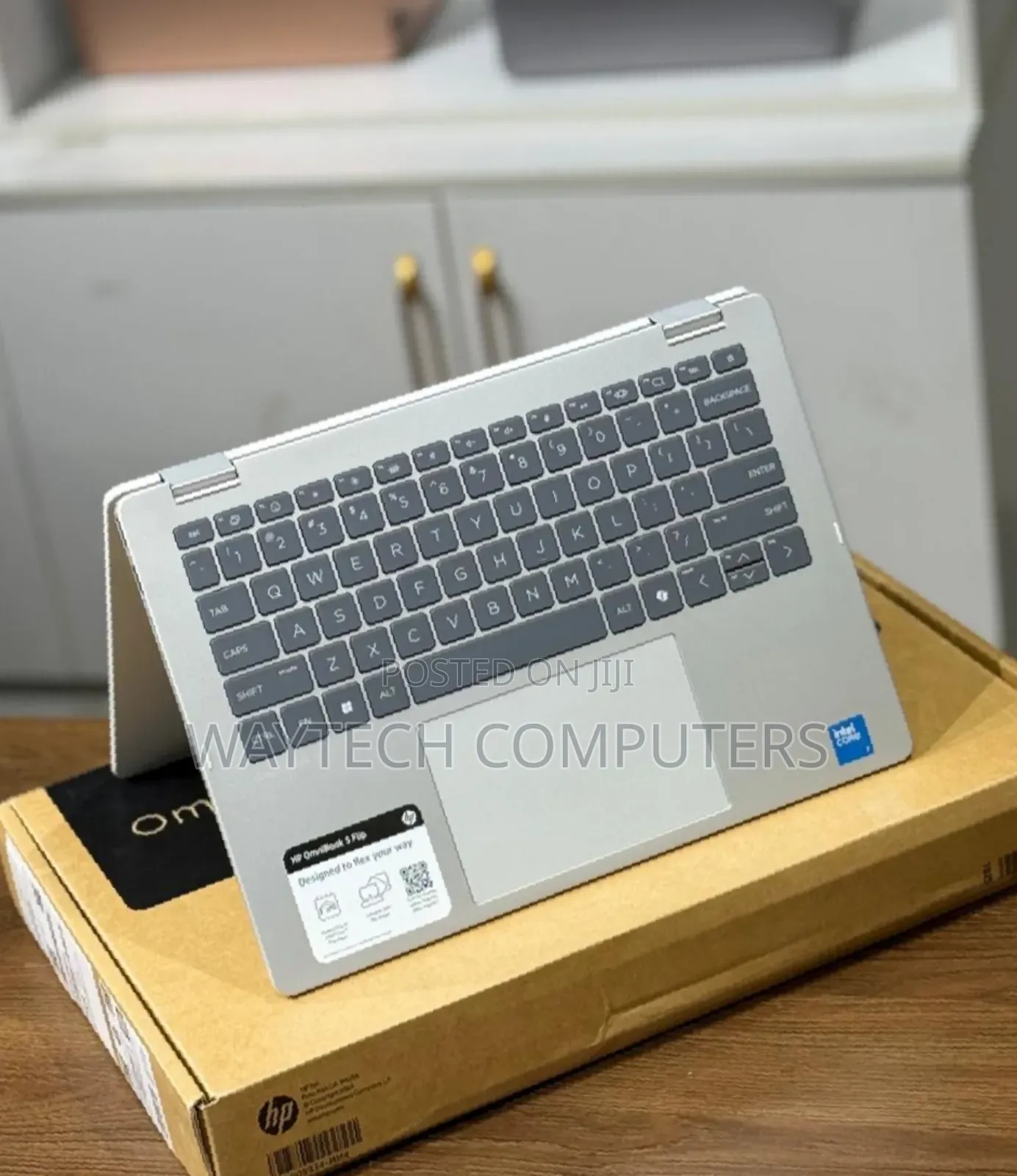 New Laptop HP OmniBook 5 Flip 16GB Intel Core I7 SSD 512GB