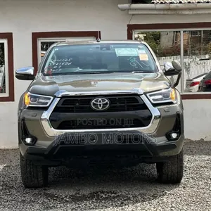 Toyota Hilux Revo Double Cab Deisel 2.4 RWD 2021 Green