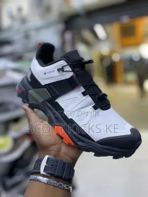 Columbia Gore-Tex Available Perfect for Hiking and Daily Errands.