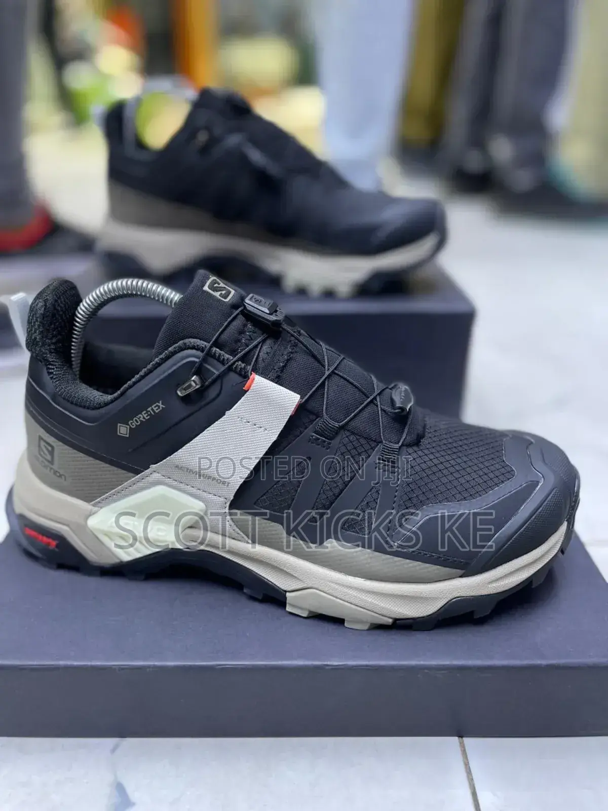 Columbia Gore-Tex Available Perfect for Hiking and Daily Errands.
