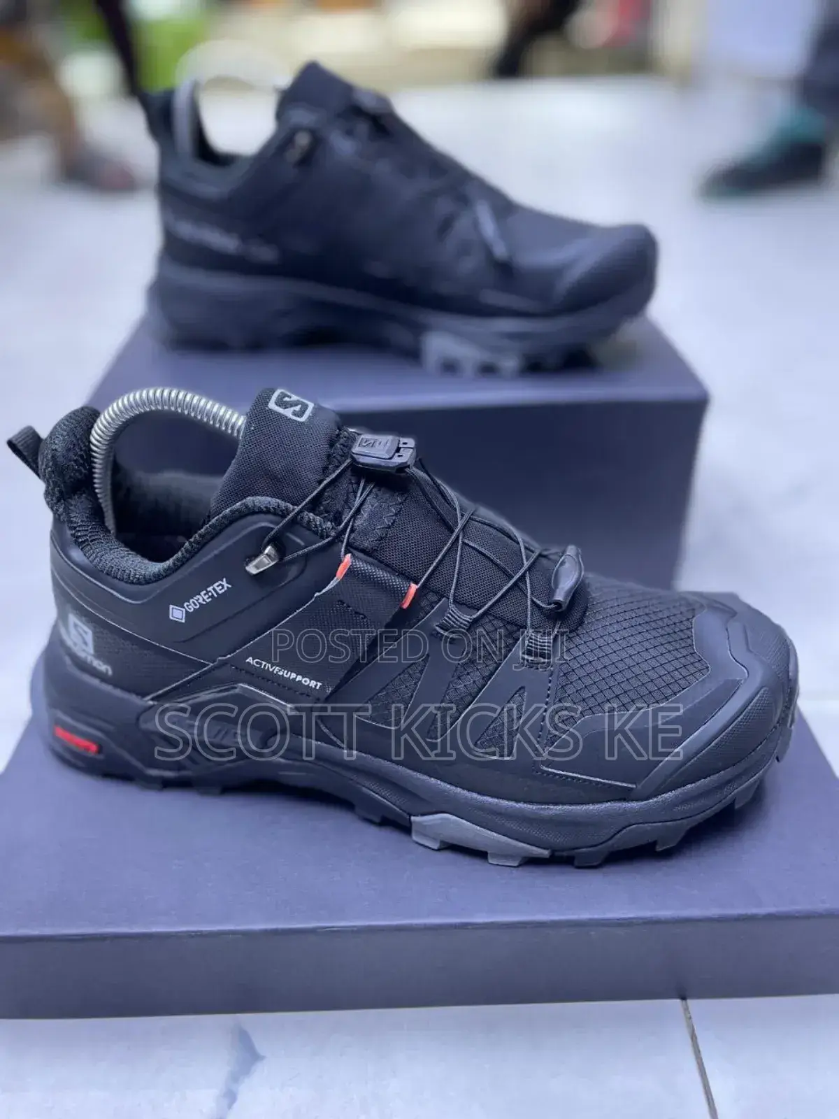 Columbia Gore-Tex Available Perfect for Hiking and Daily Errands.