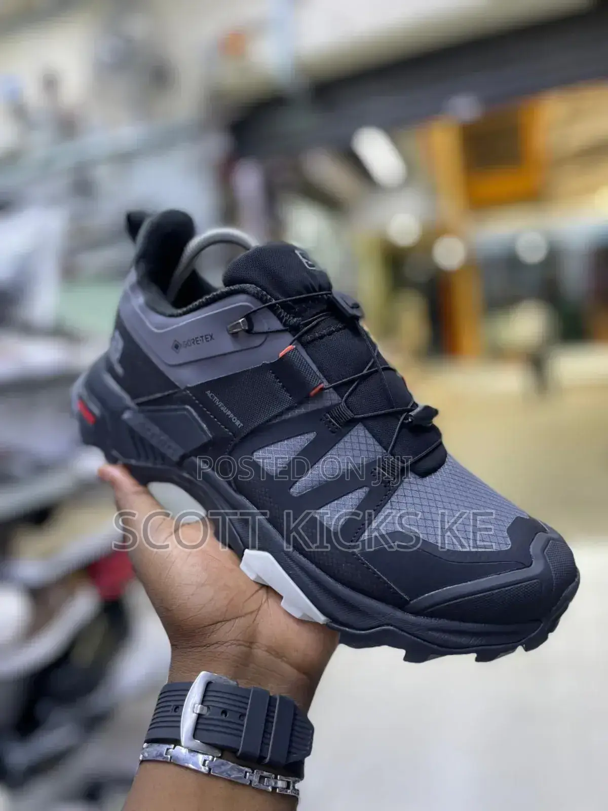 Columbia Gore-Tex Available Perfect for Hiking and Daily Errands.