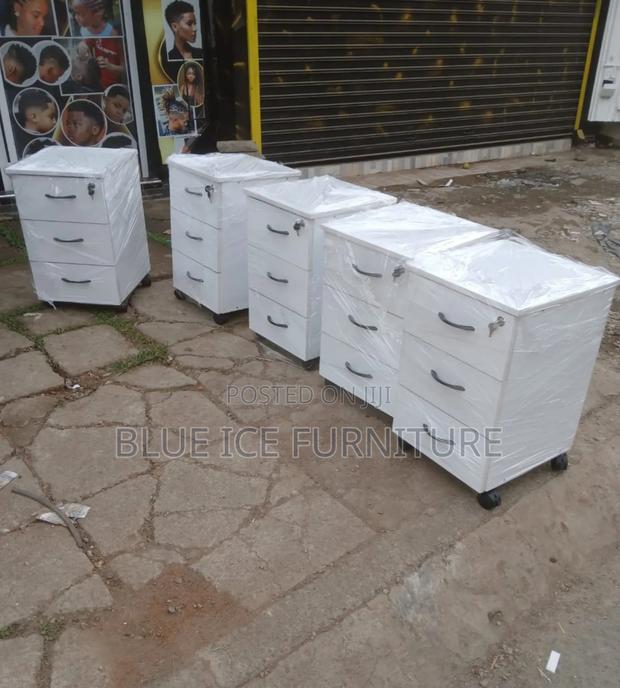 Executive Paddestal - main view