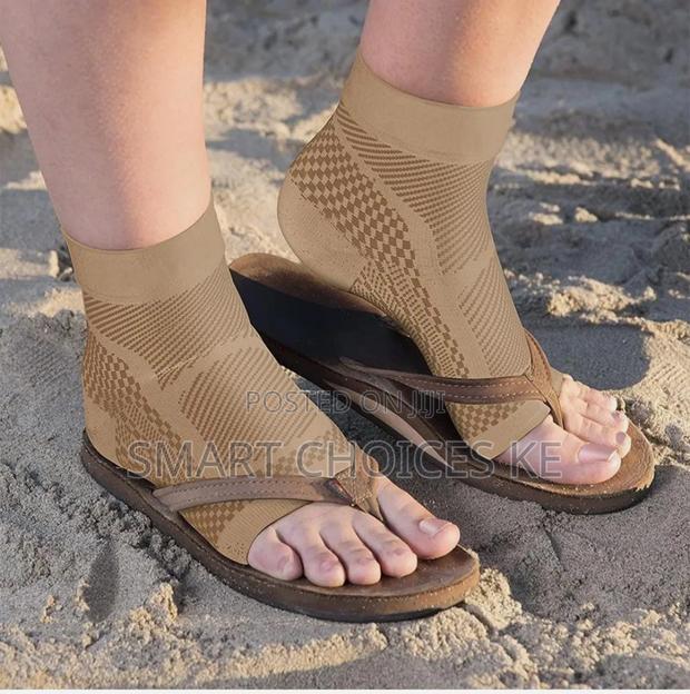 Ankle Compression Socks*

Targeted Plantar Fasciitis Support - thumbnail 3
