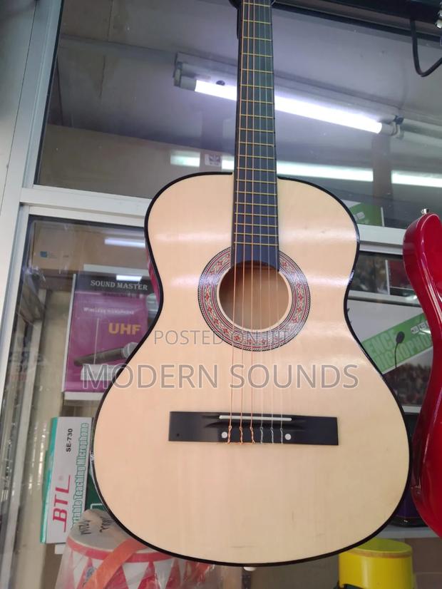 Classic Aucostic Guitar - thumbnail 2