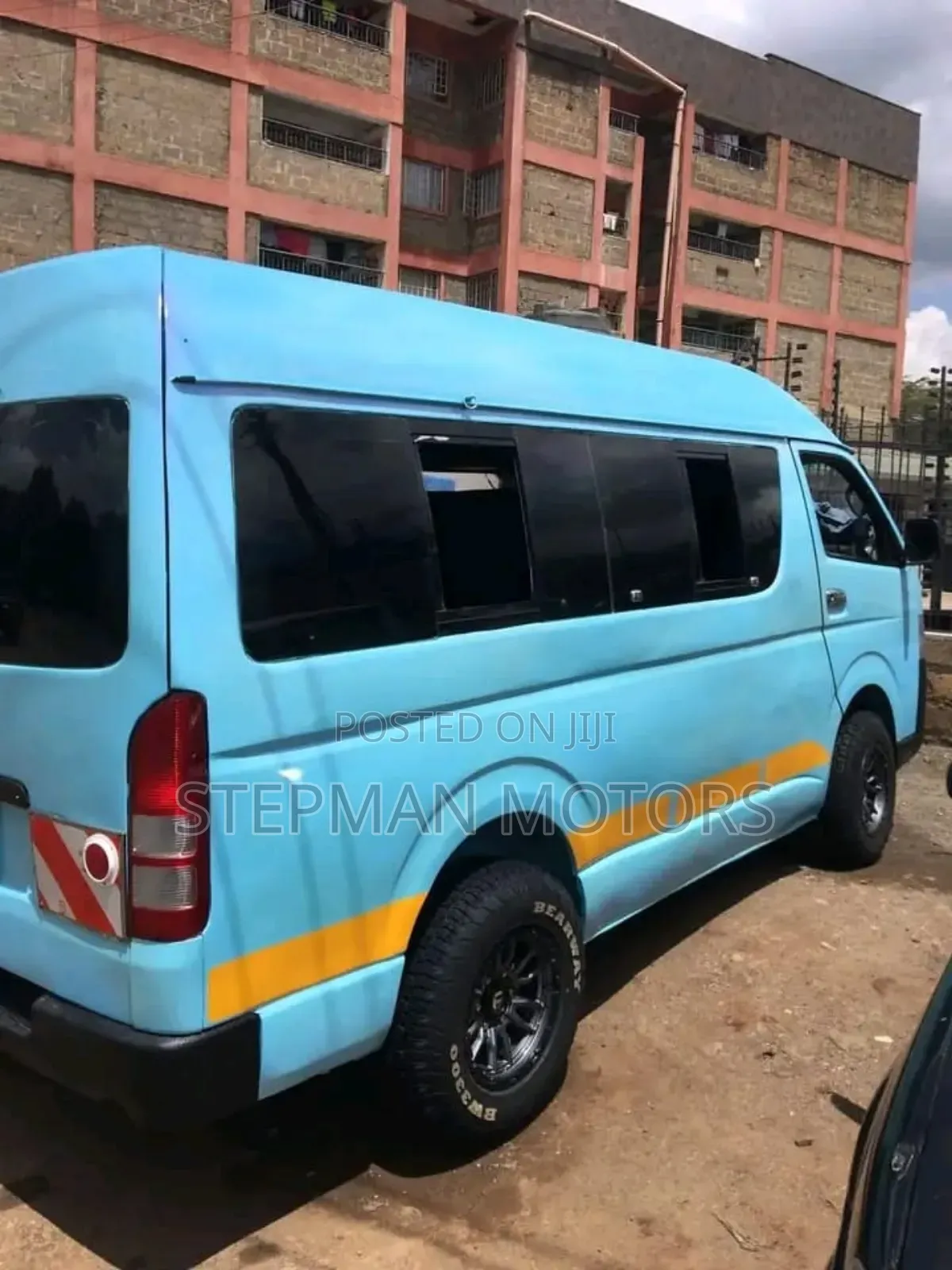 Toyota HiAce 2011 Blue