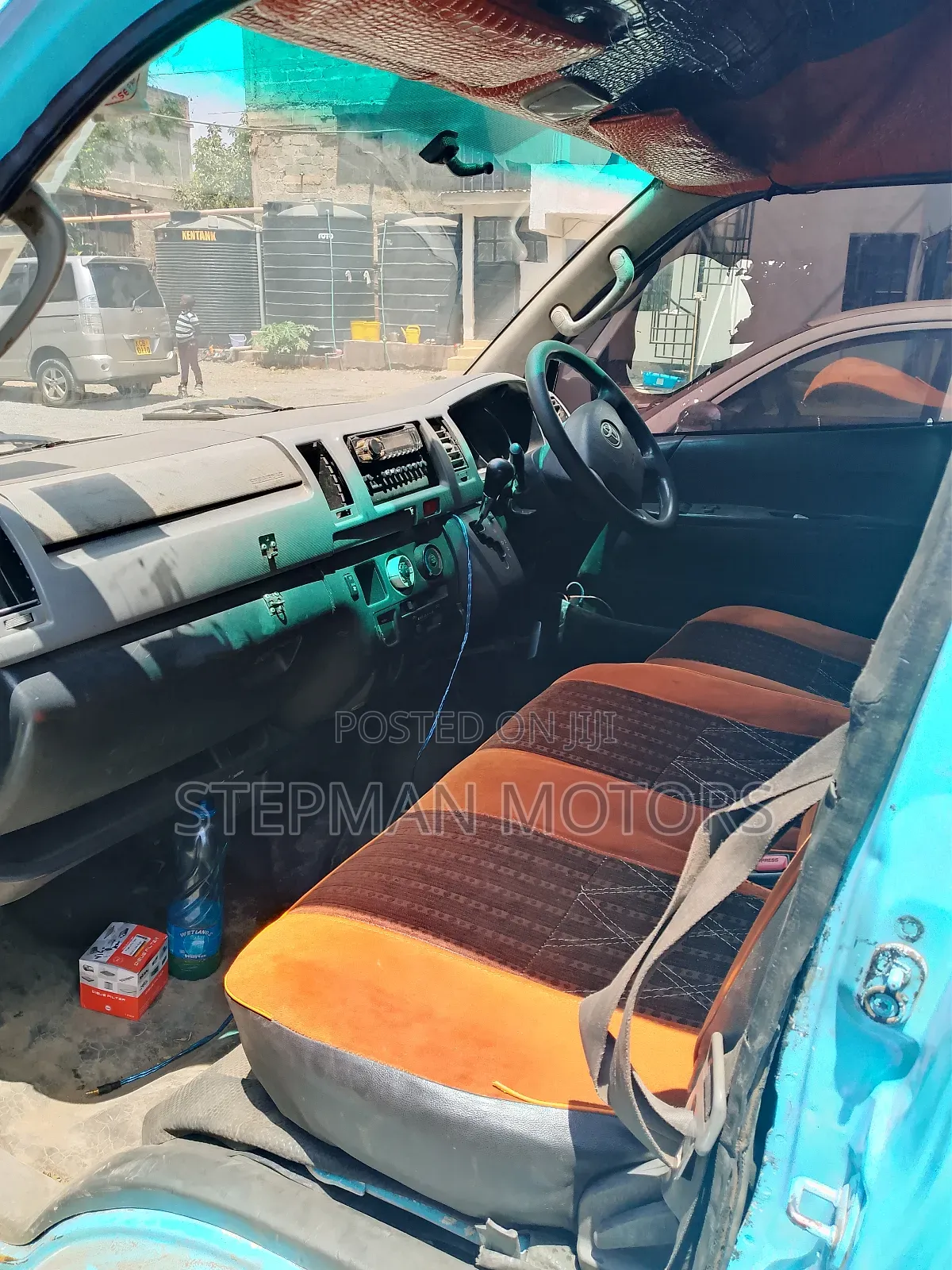 Toyota HiAce 2011 Blue
