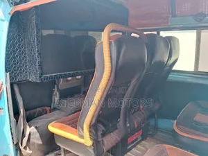 Toyota HiAce 2011 Blue