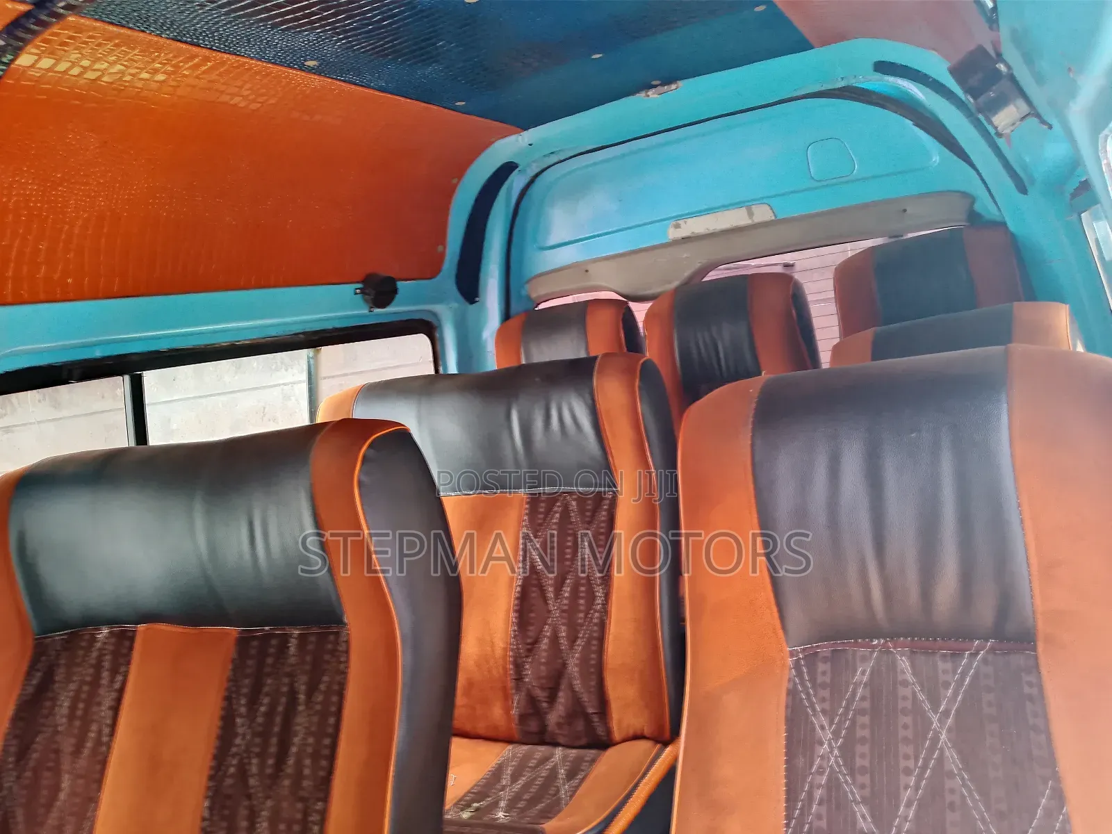 Toyota HiAce 2011 Blue