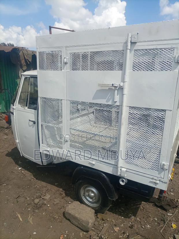 Piaggio 2022 White - thumbnail 4