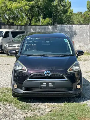 Toyota Sienta 1.5 Hybrid FWD 2019 Purple