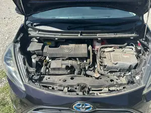 Toyota Sienta 1.5 Hybrid FWD 2019 Purple