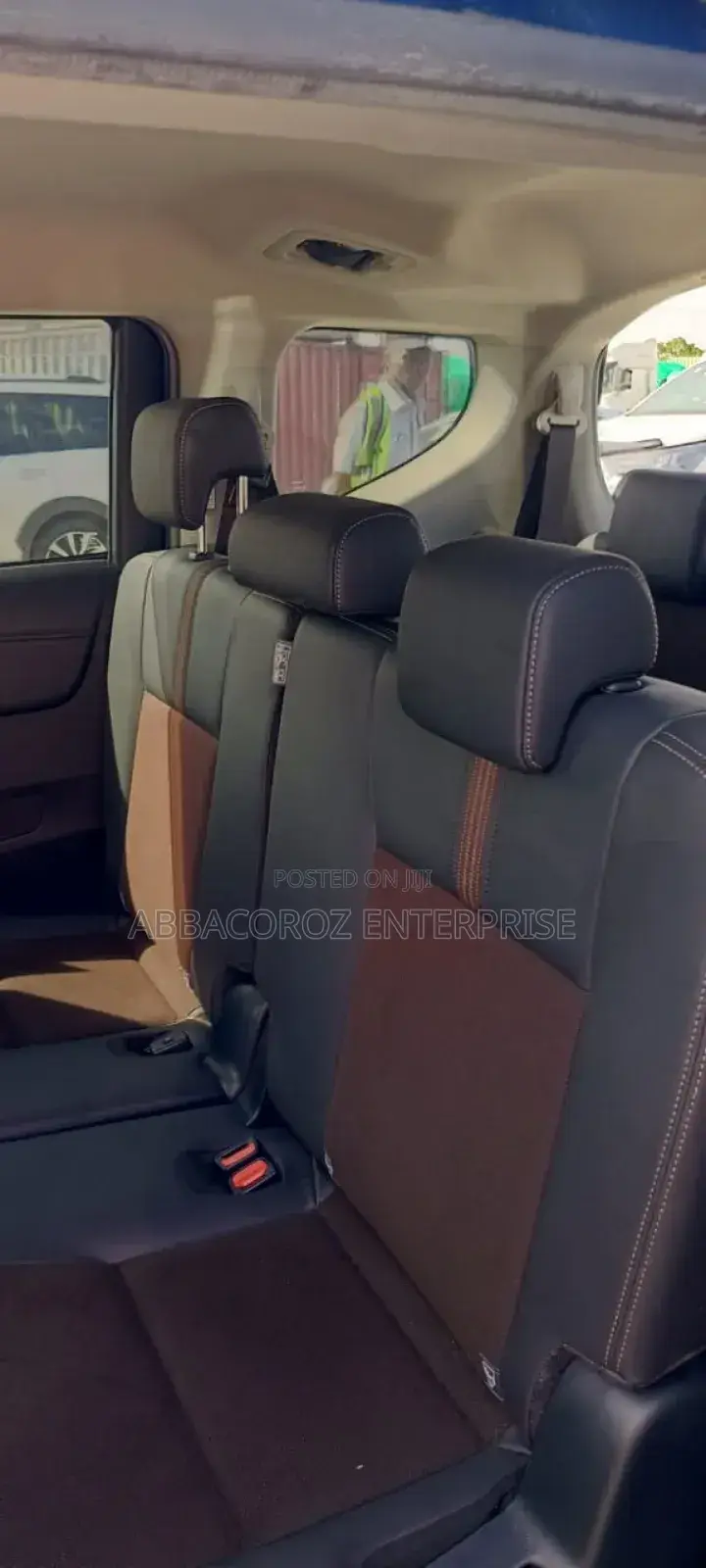 Toyota Sienta 1.5 Hybrid FWD 2019 Blue