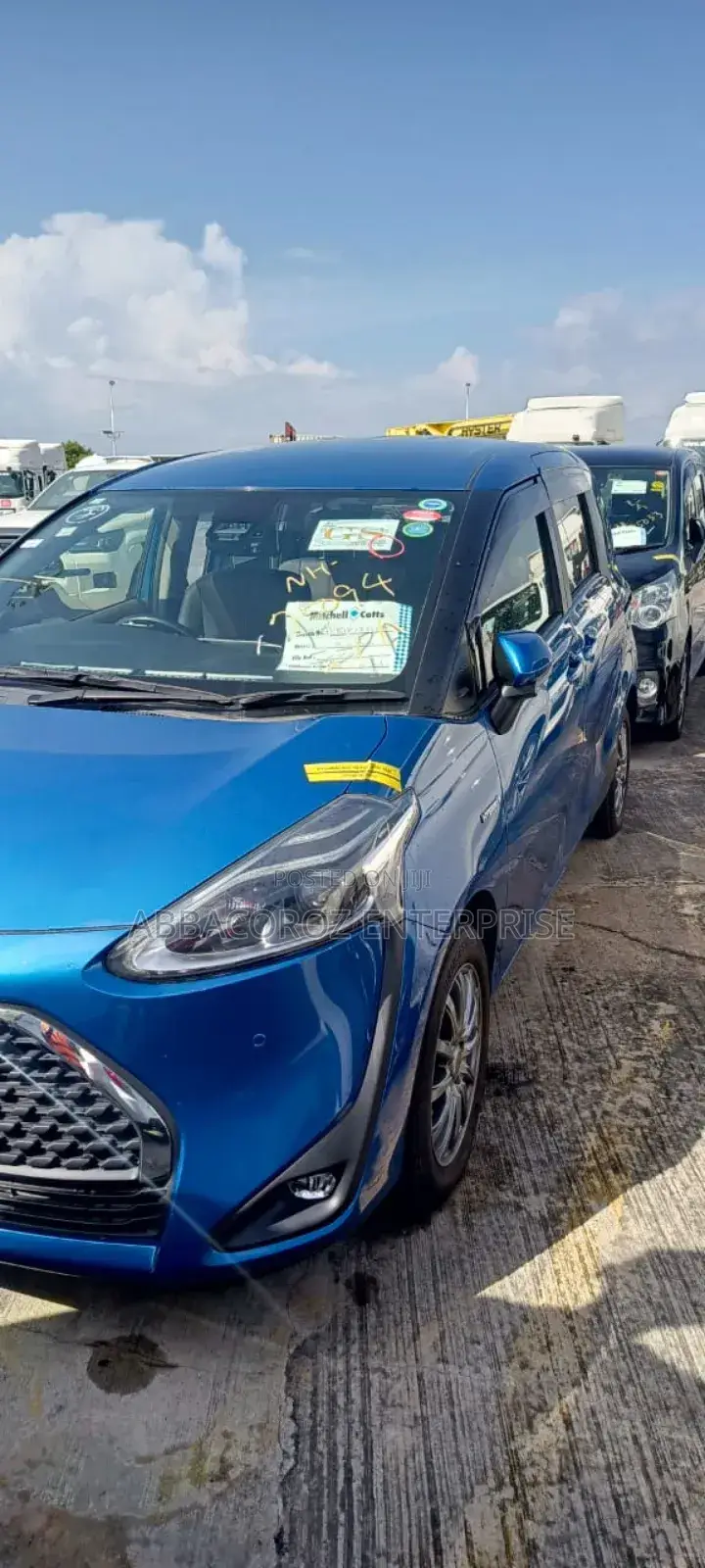 Toyota Sienta 1.5 Hybrid FWD 2019 Blue