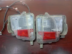 Toyota Ractis 2013 Bumper Reflector