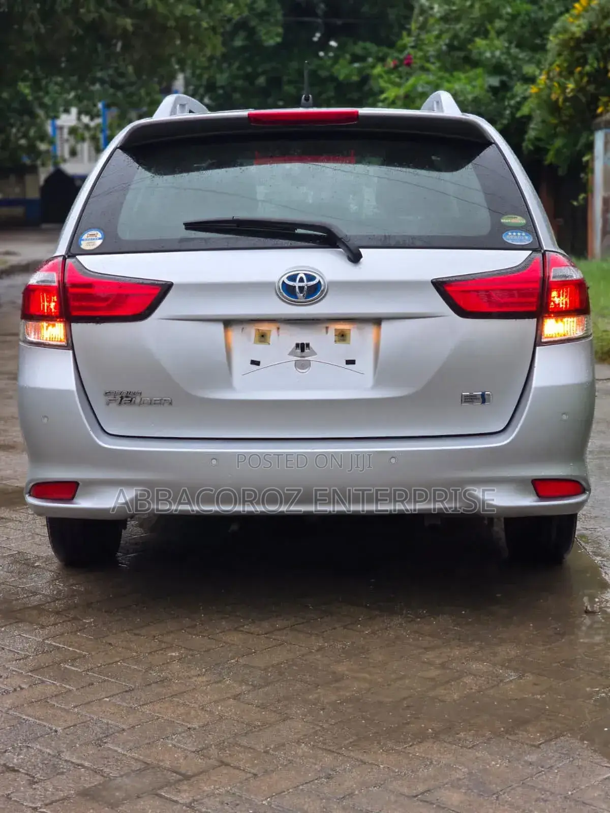 Toyota Corolla Fielder 1.5 Hybrid FWD 2019 Silver