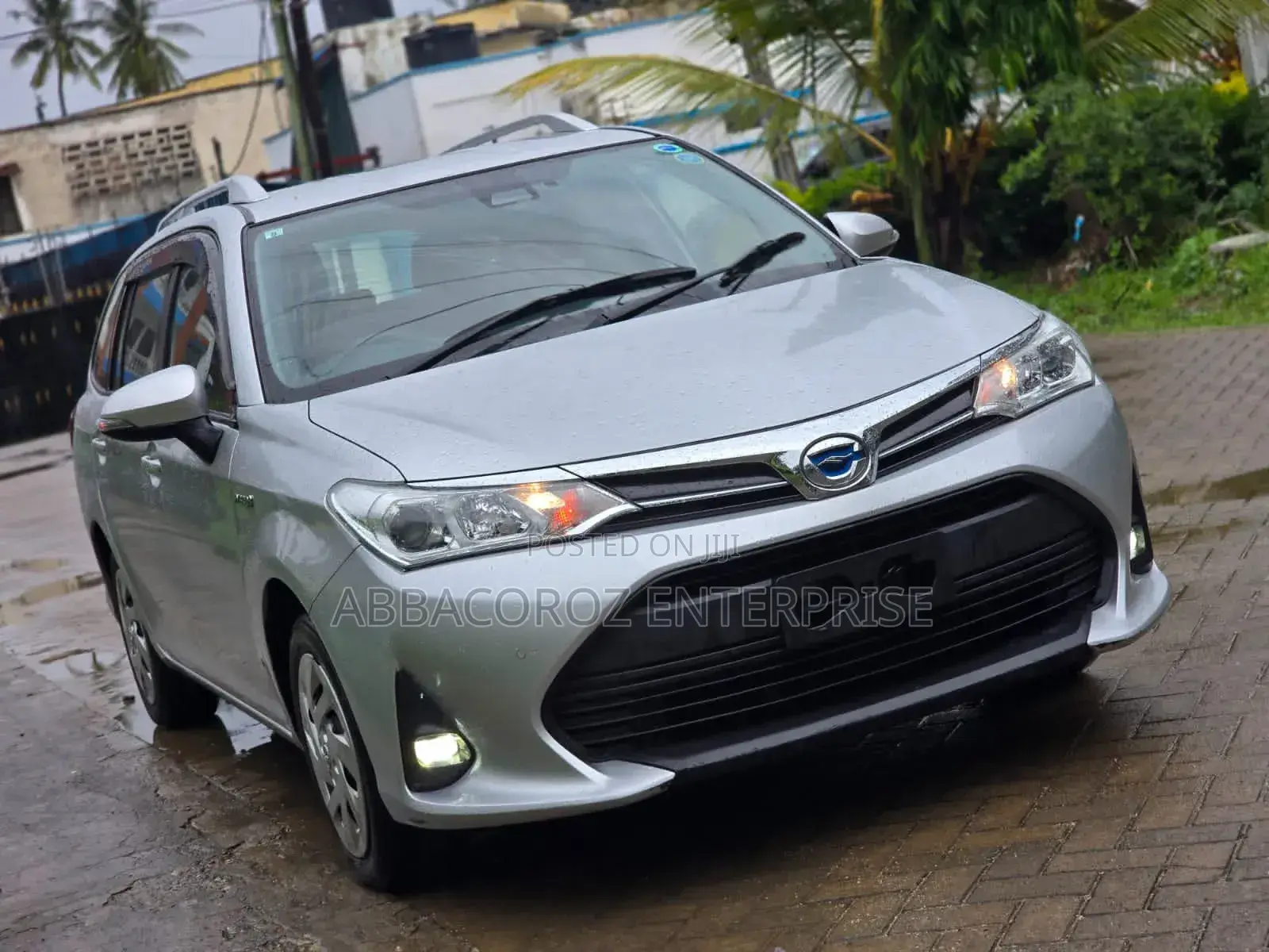 Toyota Corolla Fielder 1.5 Hybrid FWD 2019 Silver