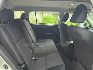 Toyota Corolla Fielder 1.5 Hybrid FWD 2019 Silver