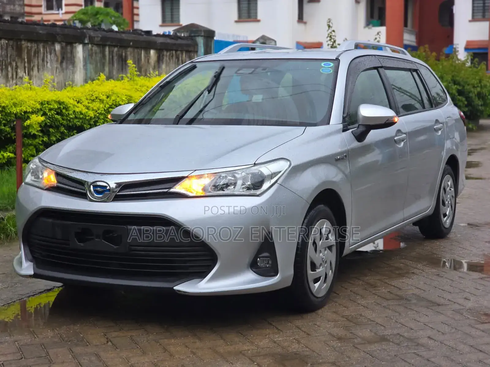 Toyota Corolla Fielder 1.5 Hybrid FWD 2019 Silver