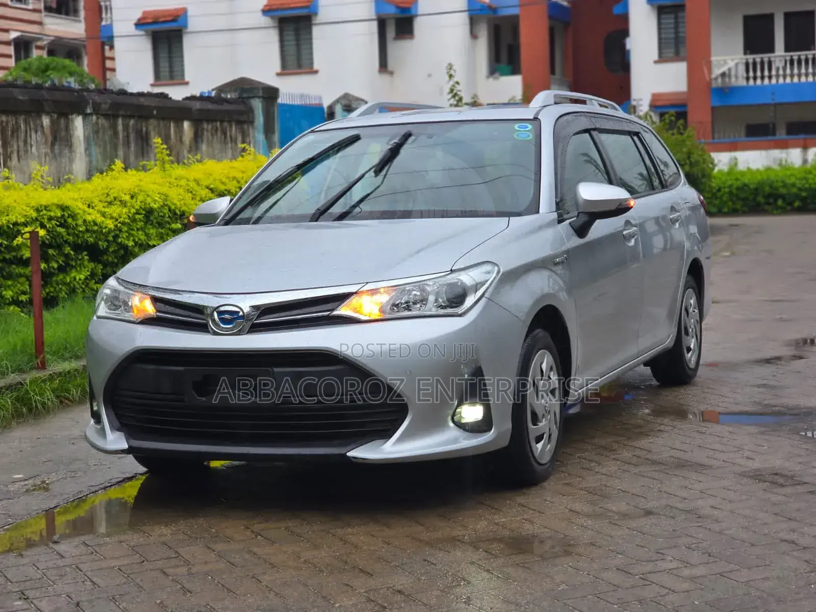 Toyota Corolla Fielder 1.5 Hybrid FWD 2019 Silver