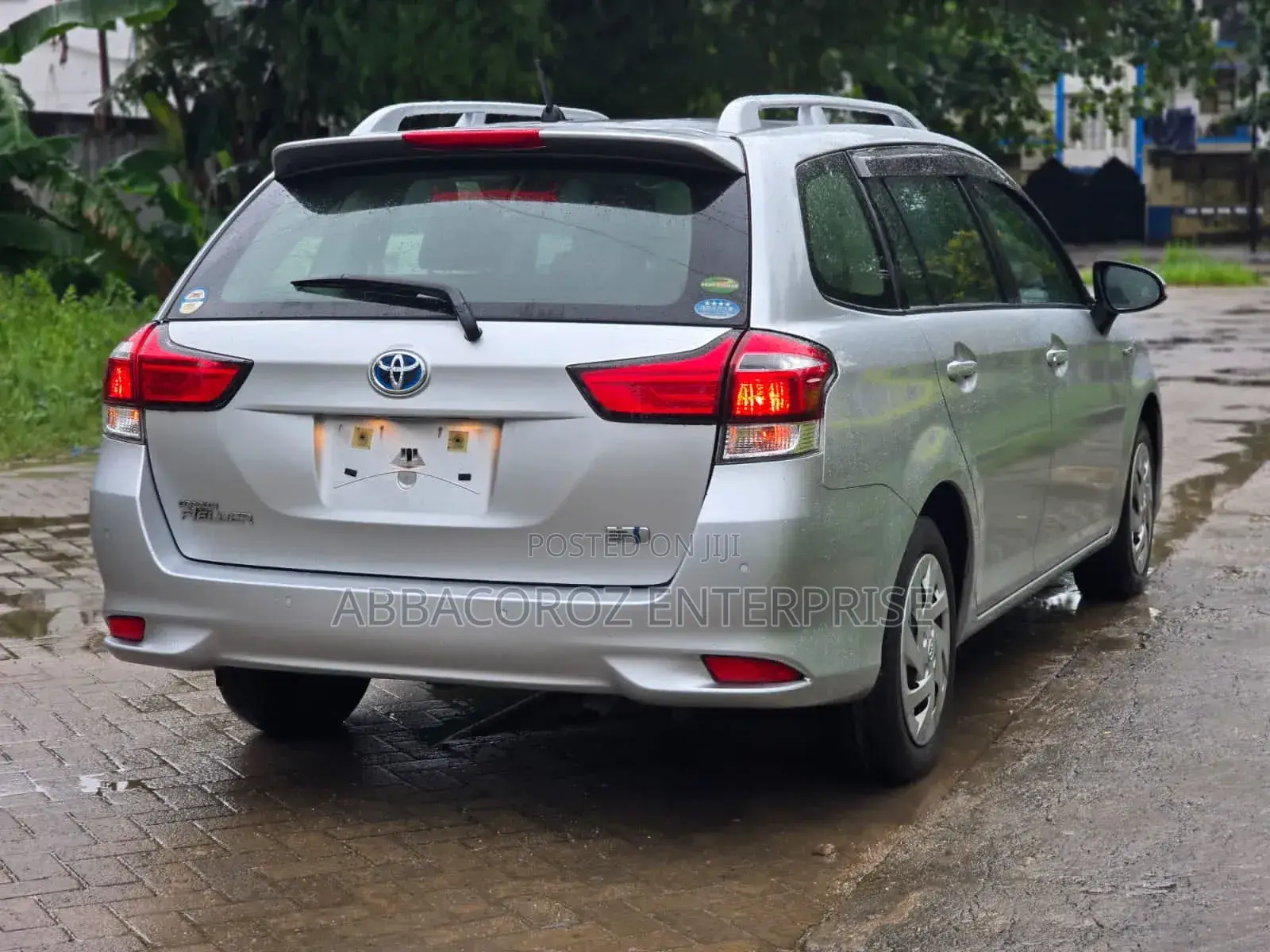 Toyota Corolla Fielder 1.5 Hybrid FWD 2019 Silver