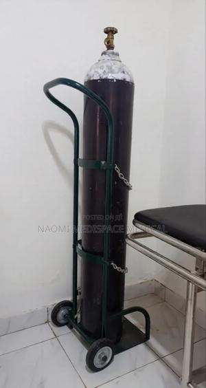 8.5m3 Full Oxygen Cylinder With Oxygen, Regulator and a Trolley - thumbnail 2