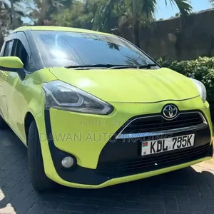 Toyota Sienta 2015 Green
