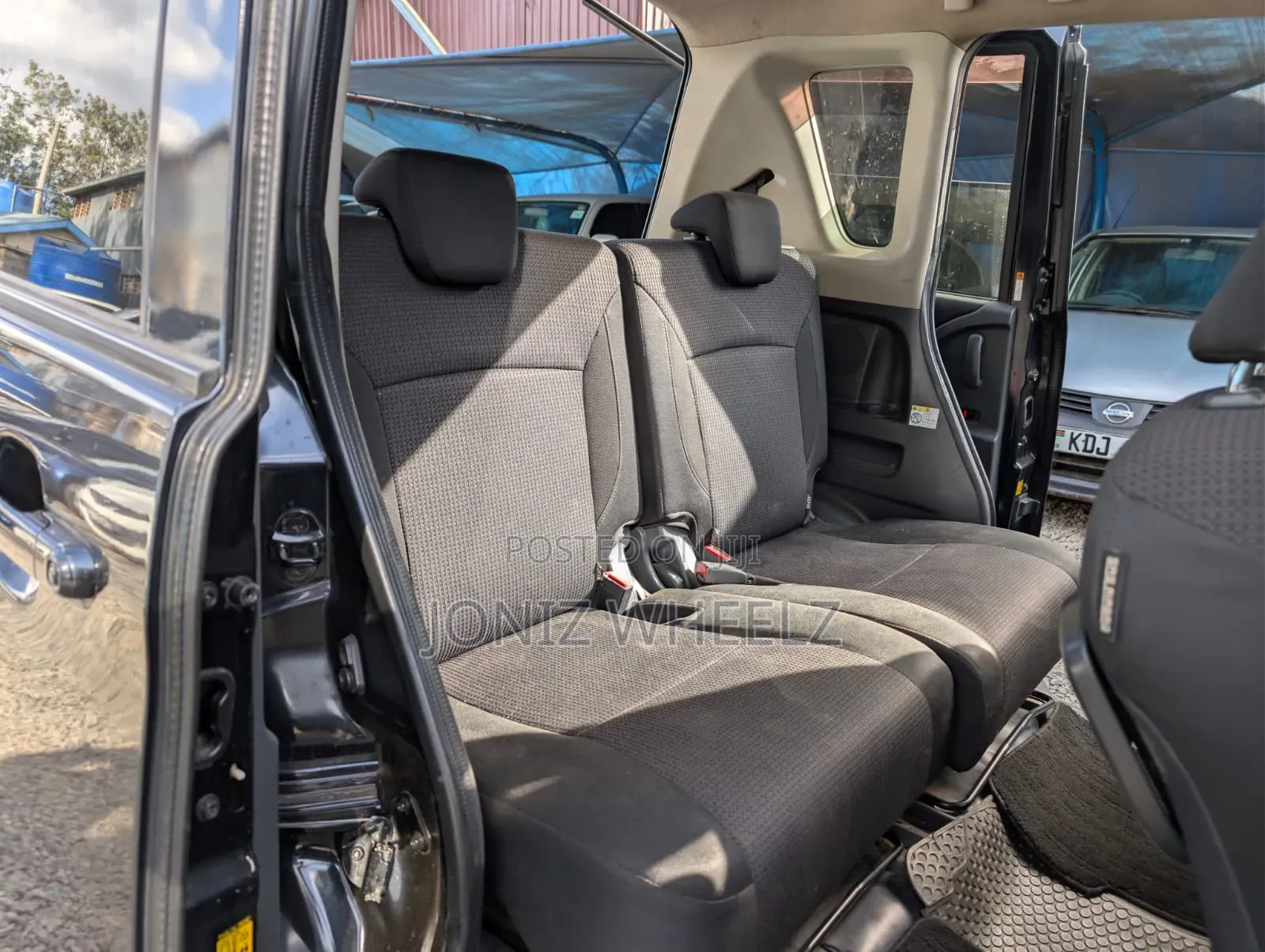 Mitsubishi Delica 2014 Black