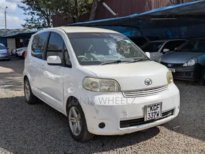 Toyota Porte 1.5 FWD 2008 White