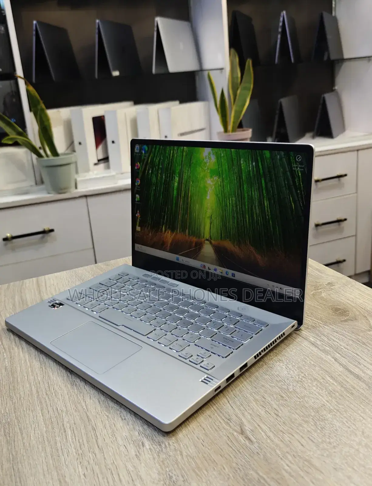 Laptop Asus ROG Zephyrus G14 16GB AMD Ryzen 9 SSD 1T