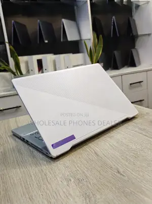 Laptop Asus ROG Zephyrus G14 16GB AMD Ryzen 9 SSD 1T