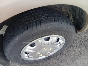 Toyota Porte 2009 Gold