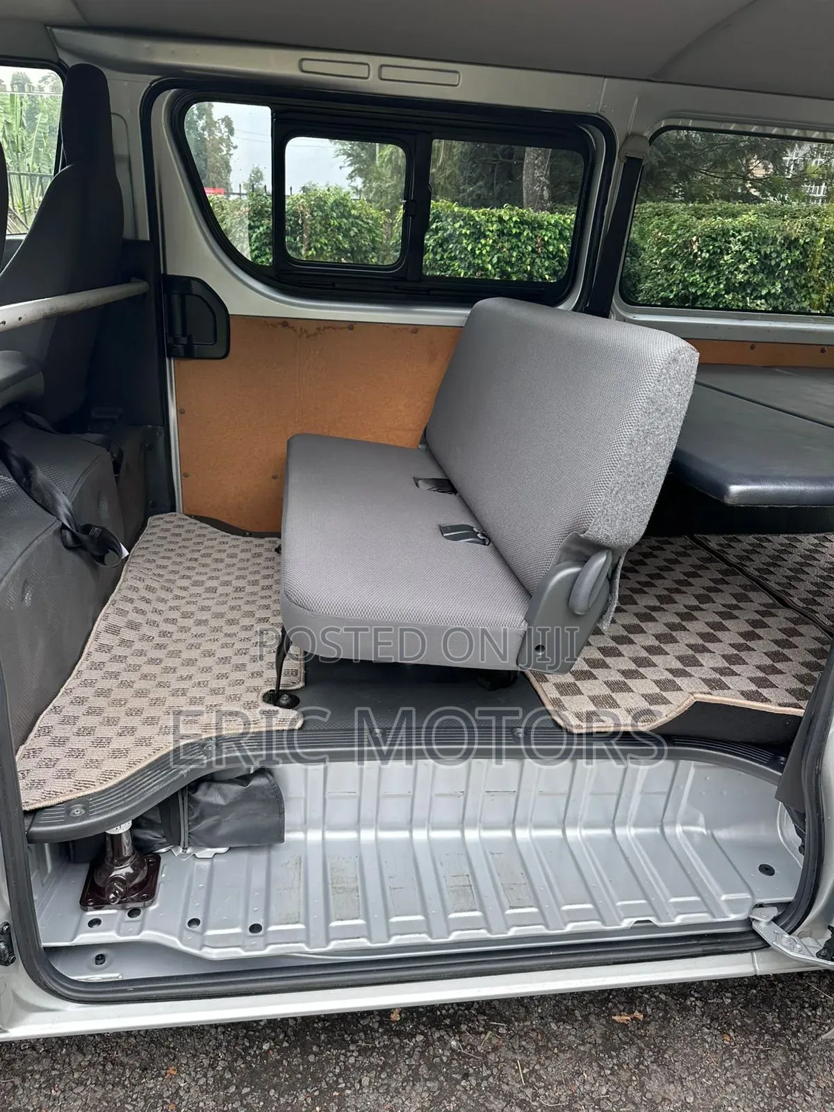 Toyota HiAce 2018 Silver