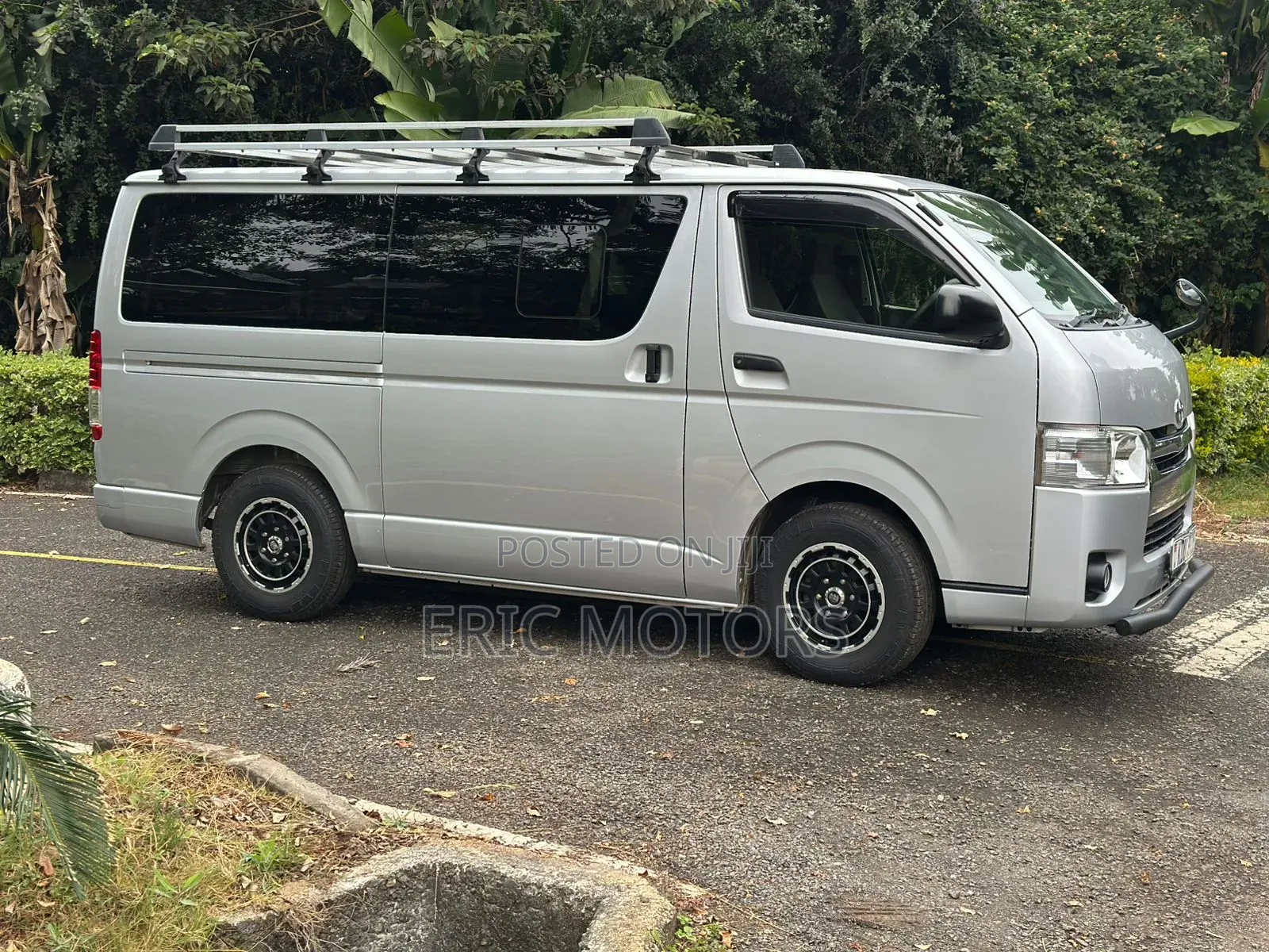 Toyota HiAce 2018 Silver