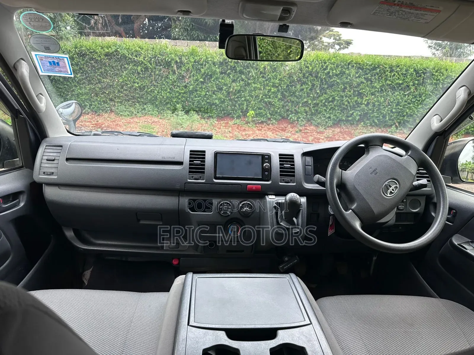 Toyota HiAce 2018 Silver