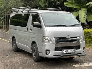 Toyota HiAce 2018 Silver