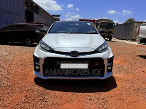 Toyota Yaris 2021 White