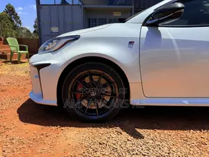 Toyota Yaris 2021 White