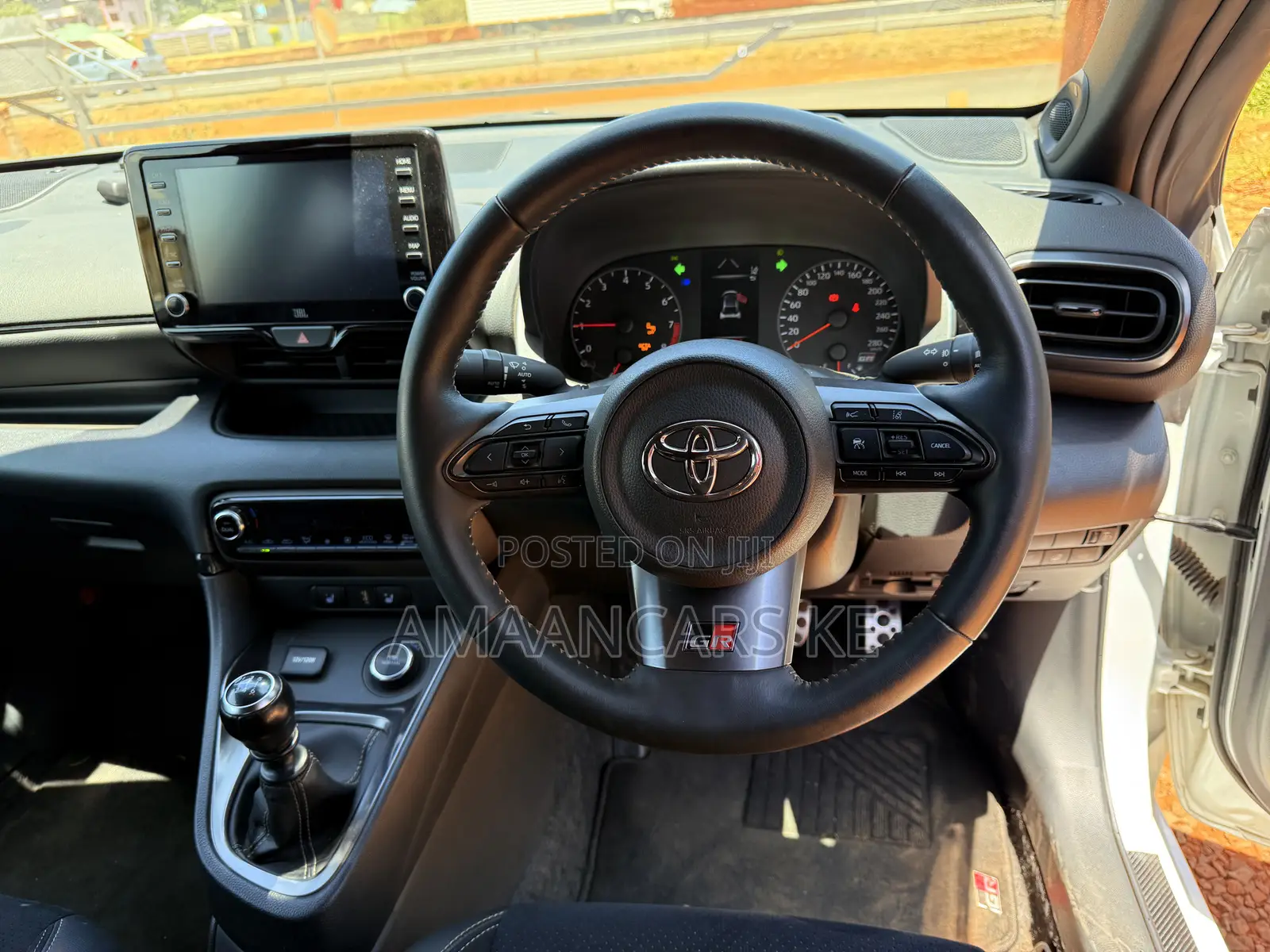 Toyota Yaris 2021 White