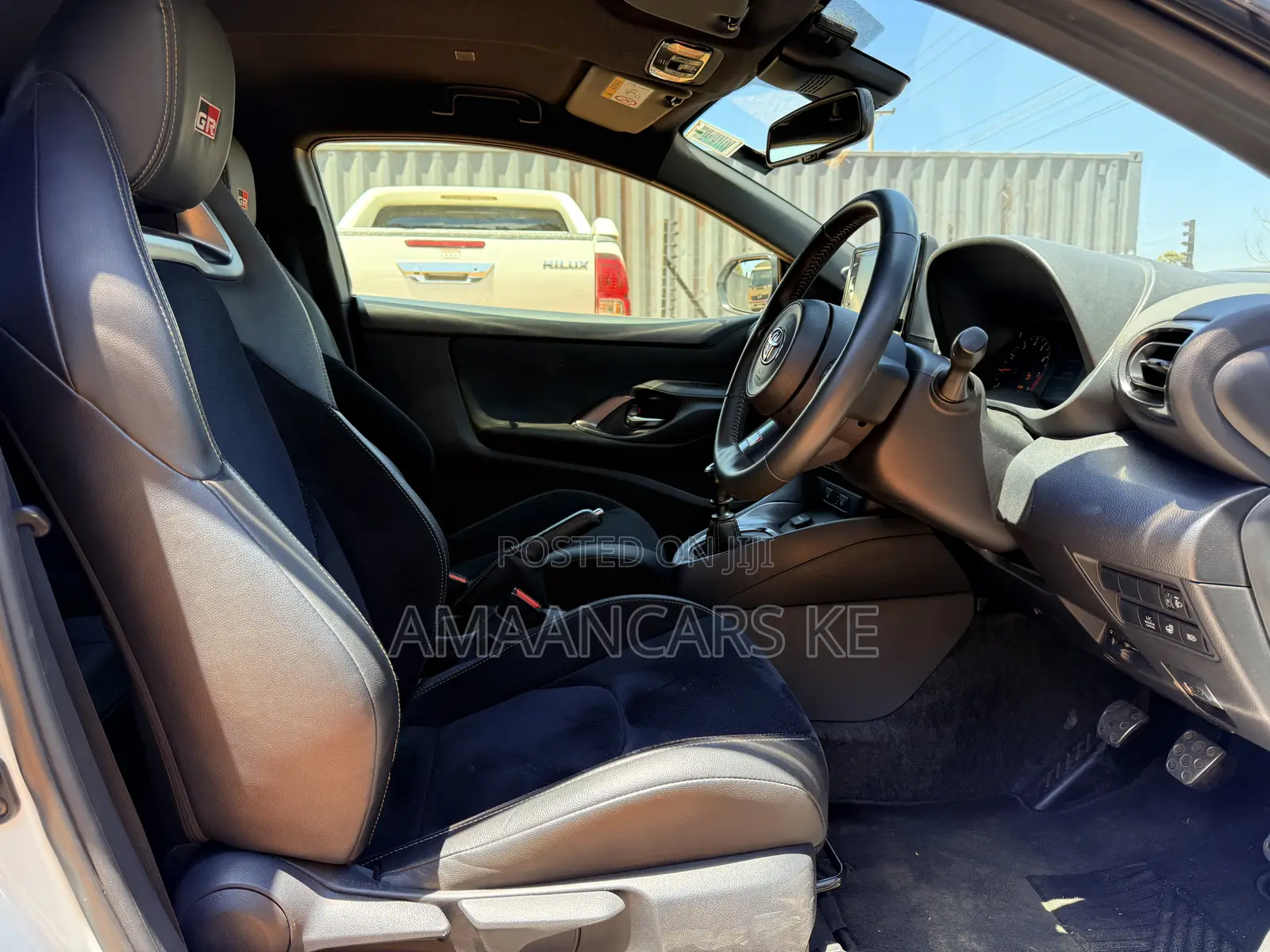 Toyota Yaris 2021 White