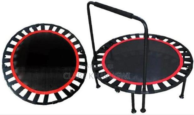 Round Trampoline With a Handle
