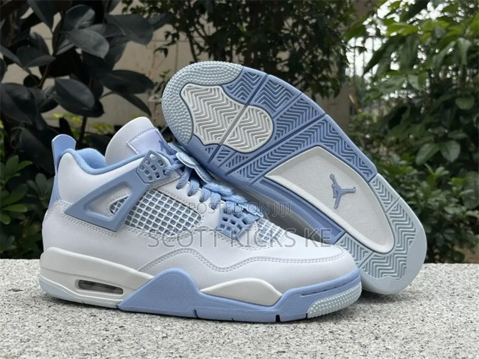 Air Jordan 4 Retro Aluminium