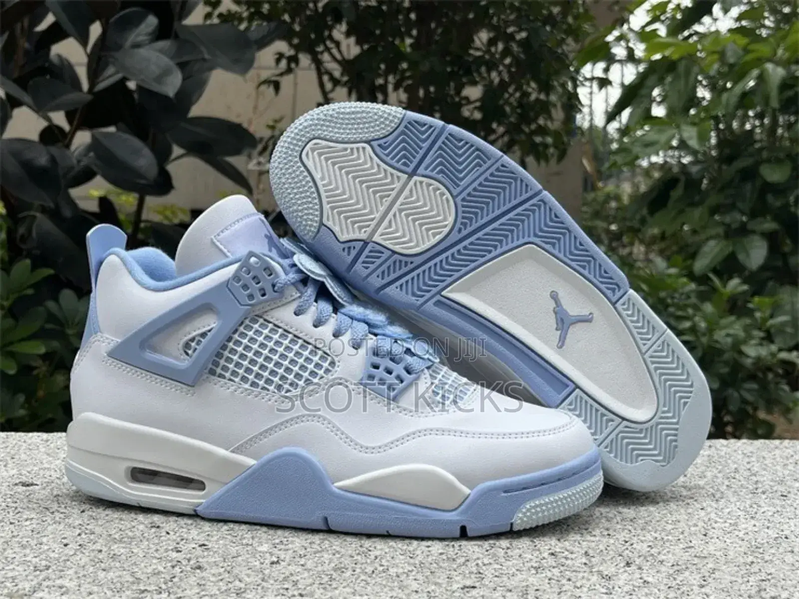 Air Jordan 4 Retro Aluminium