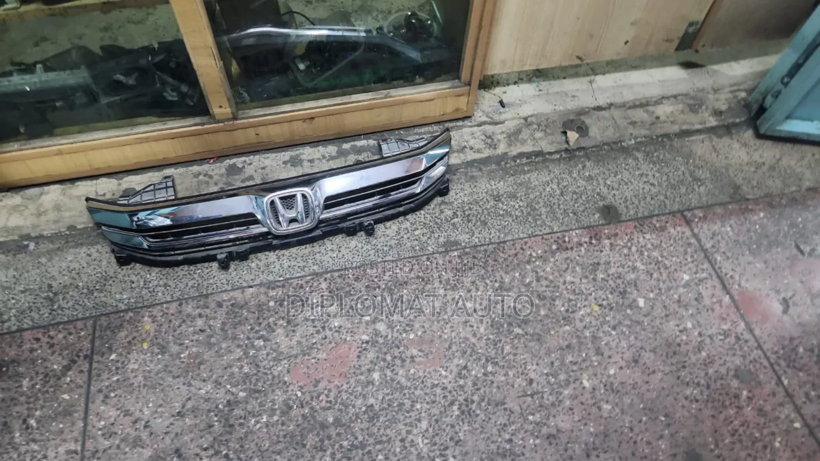 Honda Insight Grill.