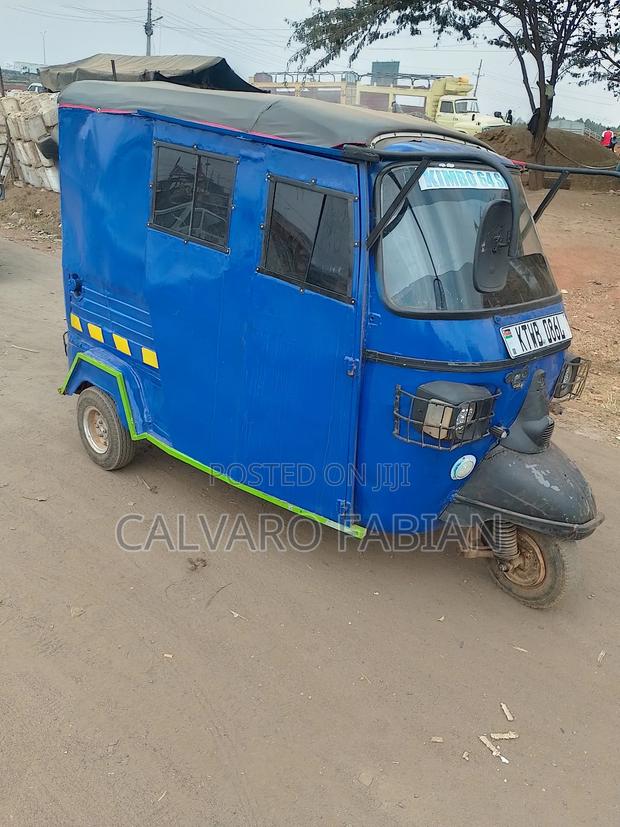 Piaggio Scooter 2017 Blue - thumbnail 2