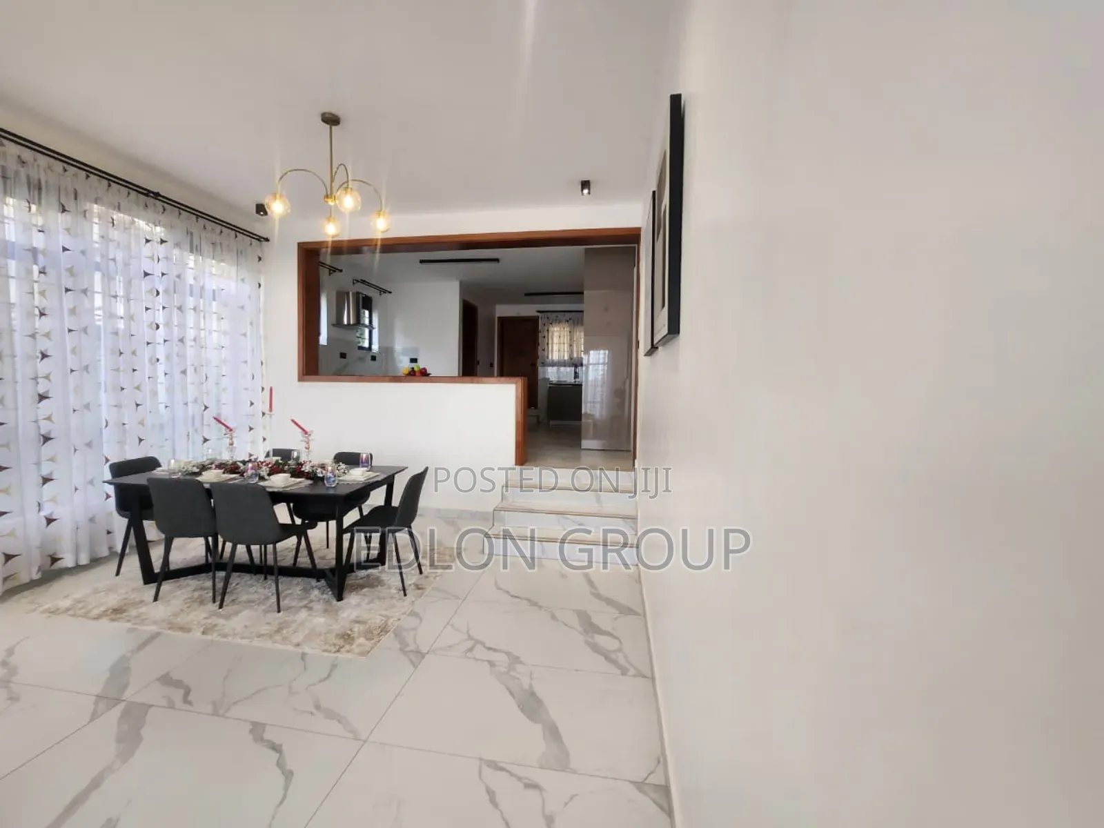 4bdrm Maisonette in Zambezi/Sigona for sale