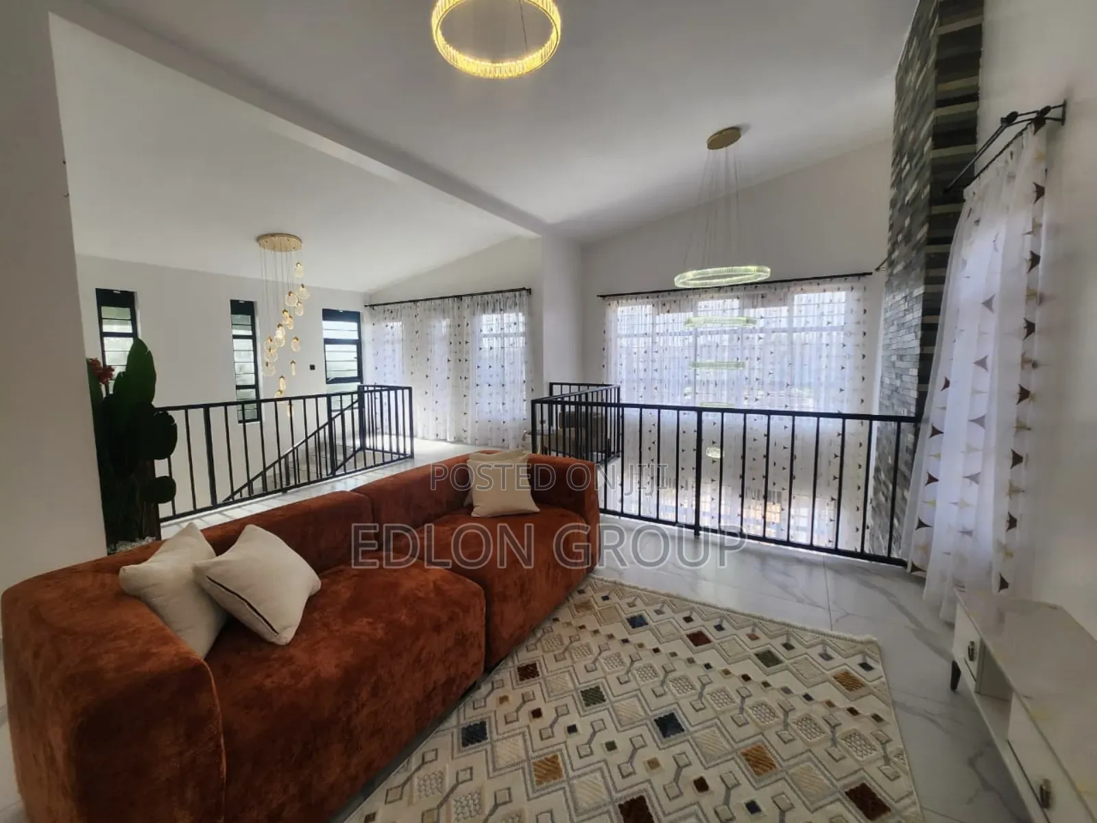 4bdrm Maisonette in Zambezi/Sigona for sale