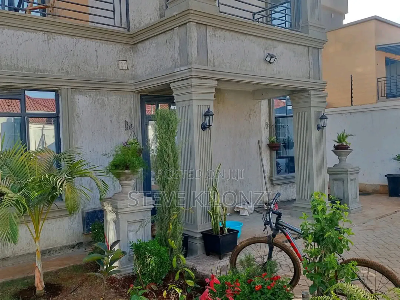 Mouldings, Mazeras Cladding, Flower Vase Fountain