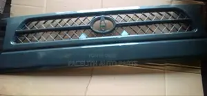 Grill Toyota Hiace 5l/ Shark