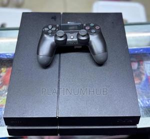 Playstation 4 Standard Edition Preowned+One Controller - thumbnail 2
